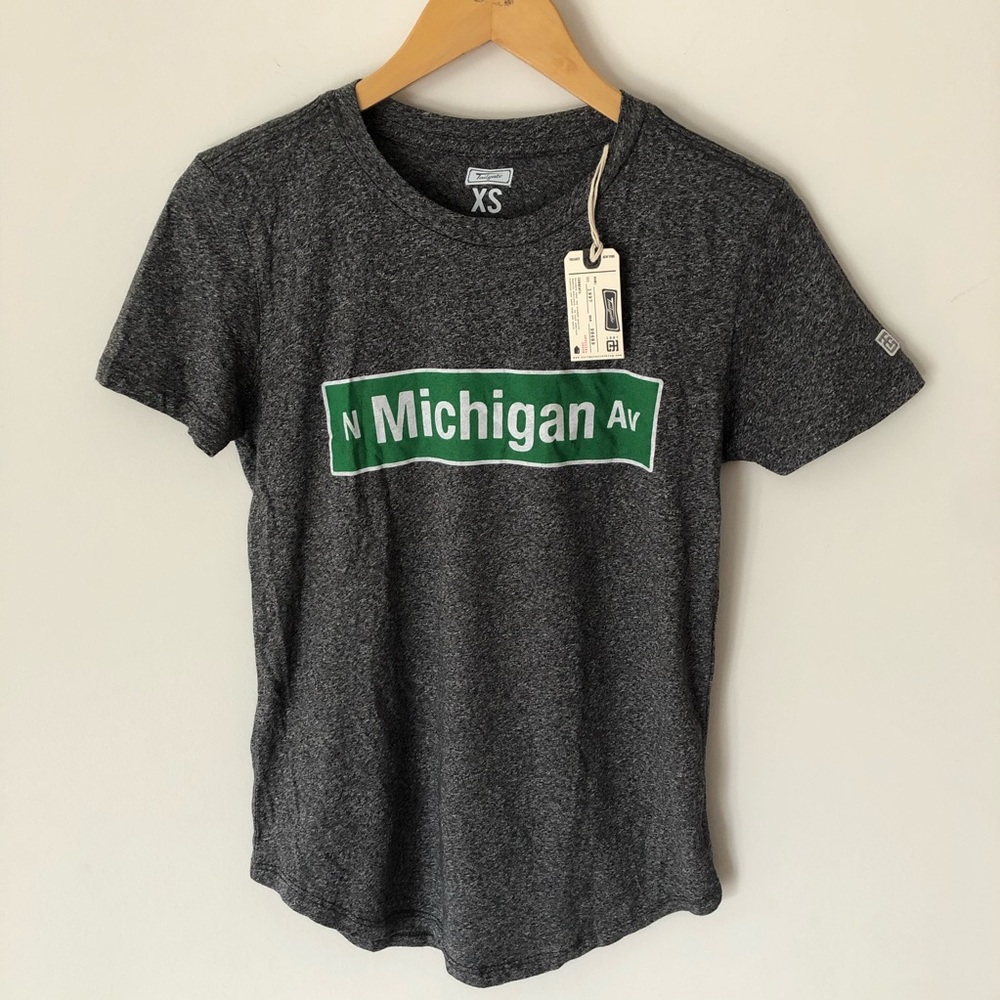 NWT AE Tailgate N Michigan Ave Chicago Grey Tee